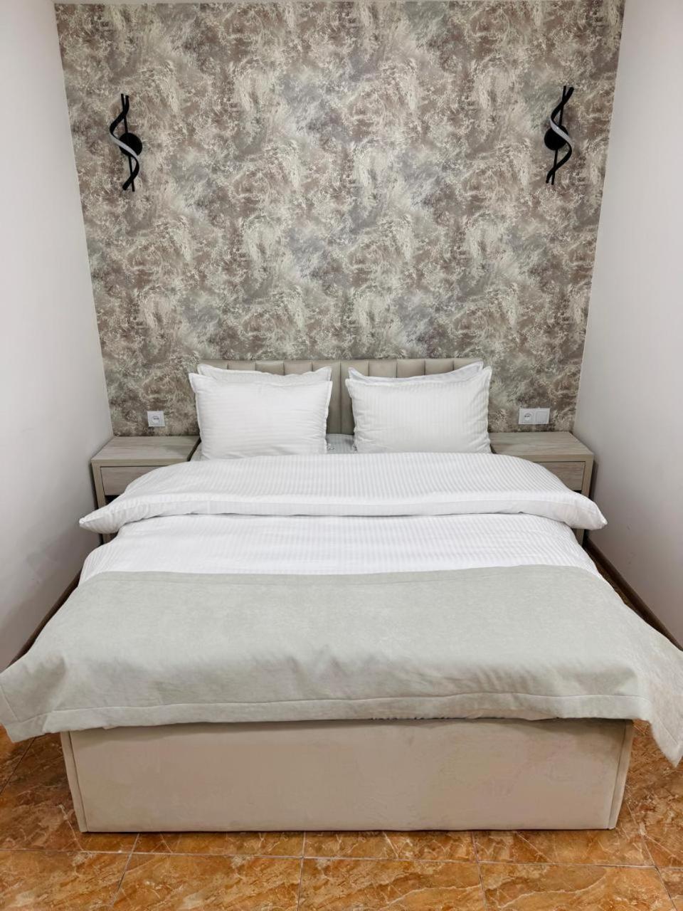 Hotel Lux Plaza P'arak'ar Zewnętrze zdjęcie
